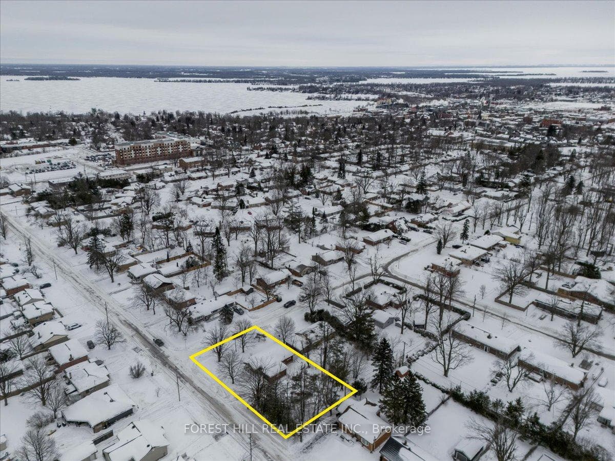 267 Lawrence Avenue photo 36