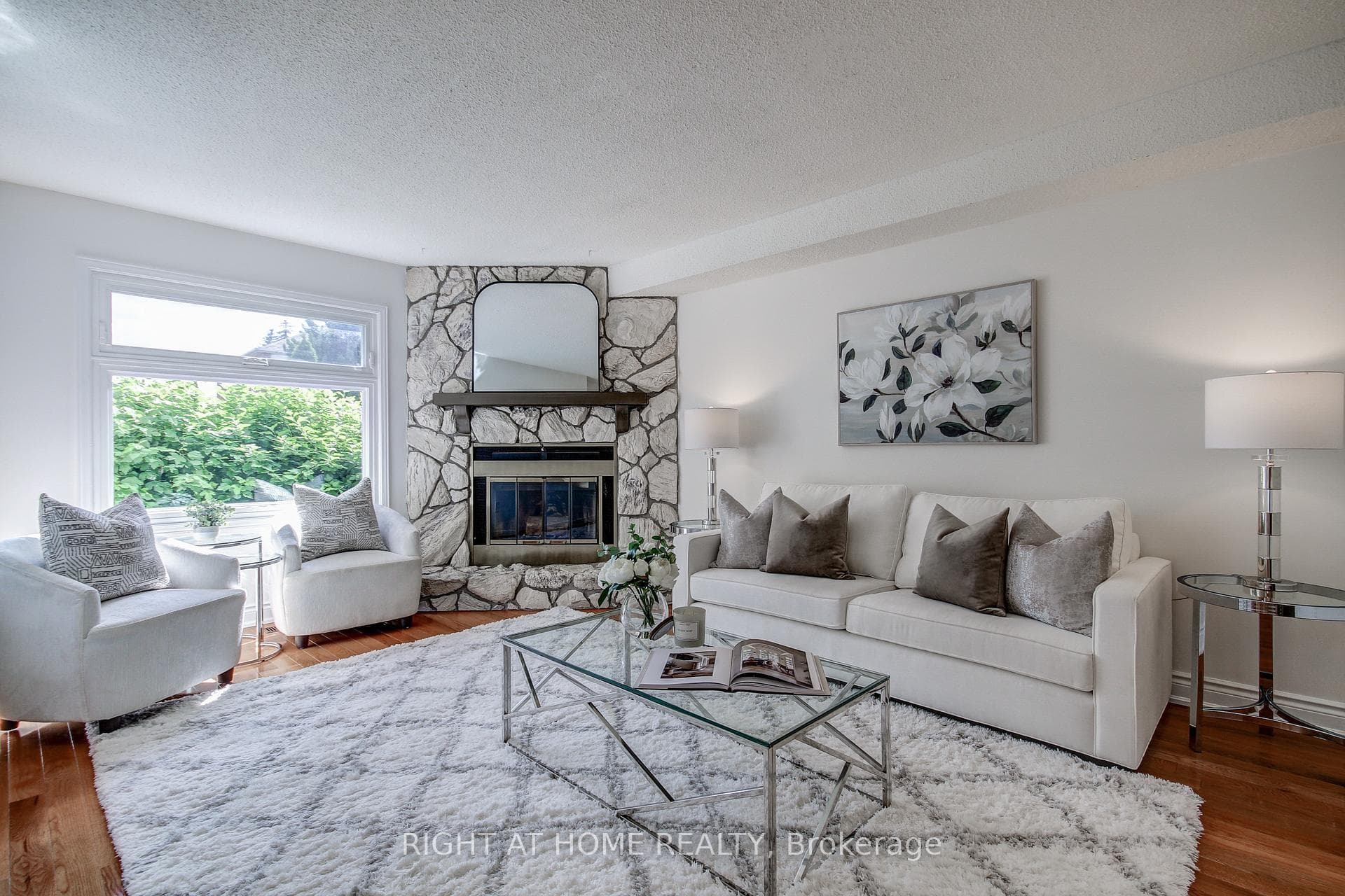 8 Levine Court photo 19