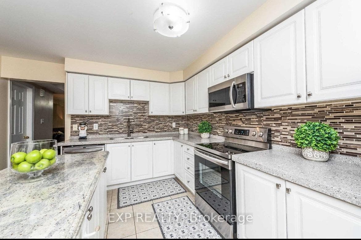 20 Blunden Road photo 18
