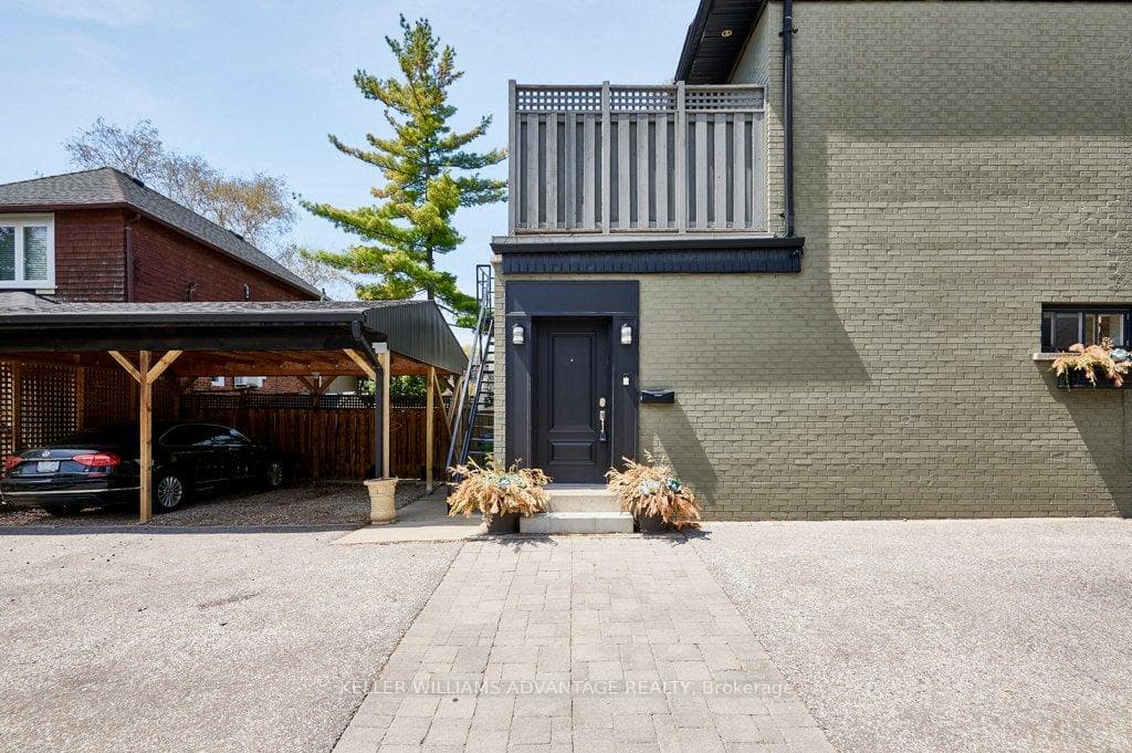477 Davisville Avenue photo 42