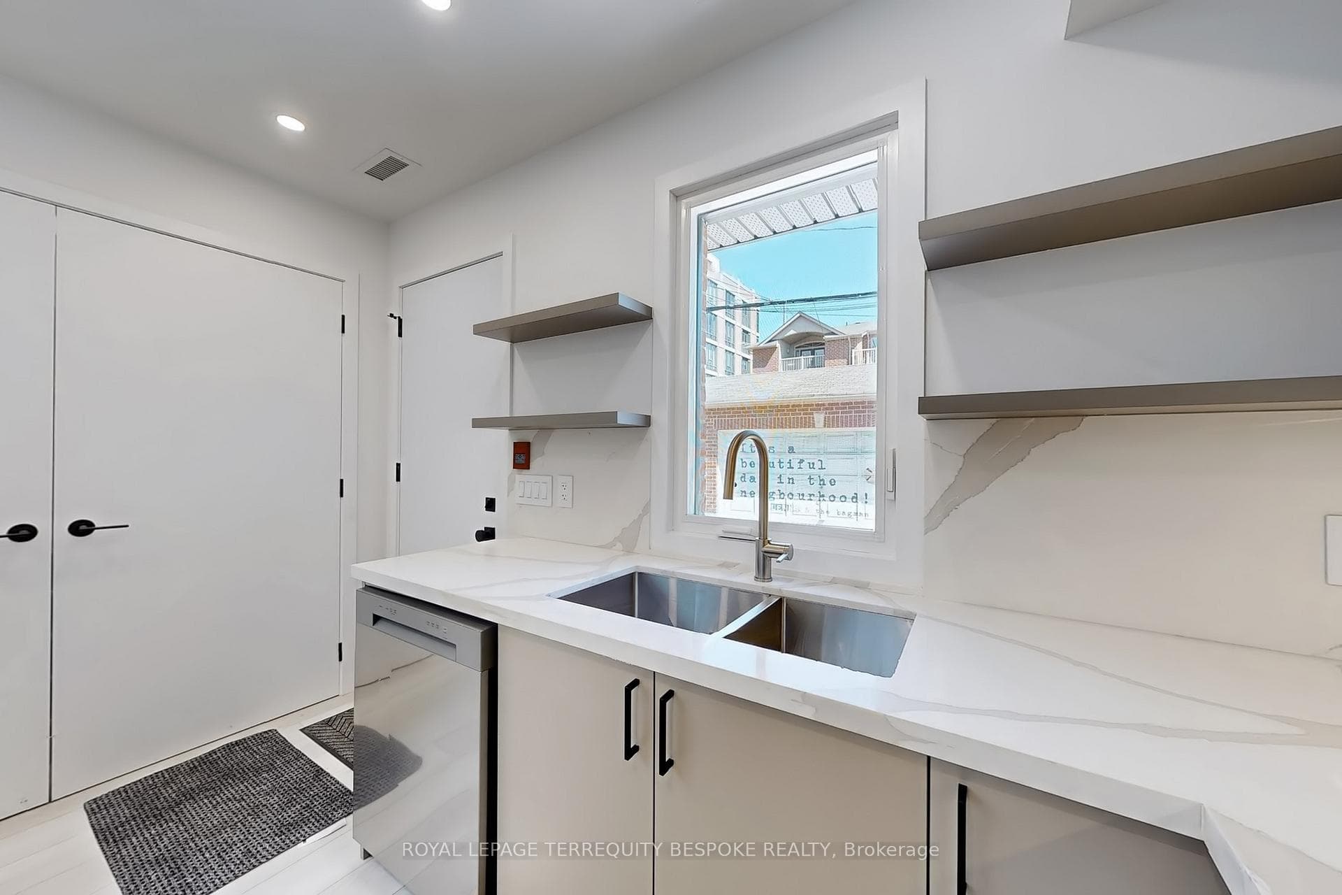 363 Euclid Avenue Unit Laneway photo 12