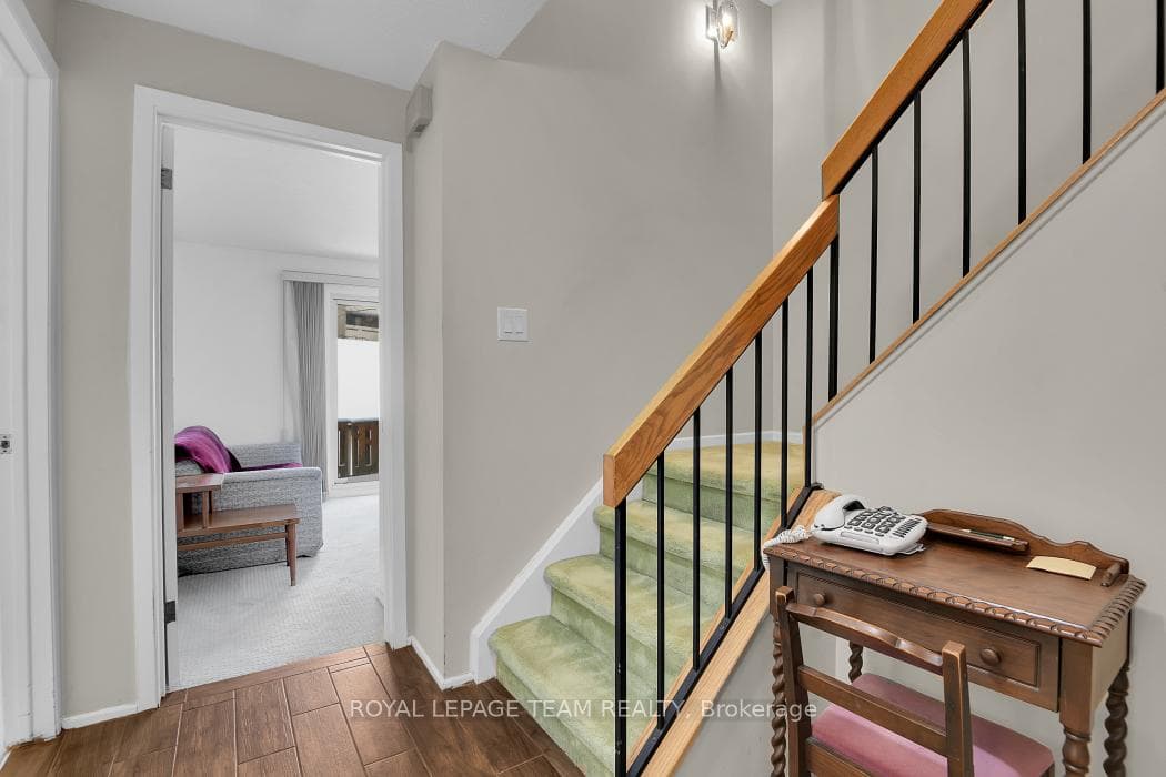 1137 Ambleside Drive photo 24