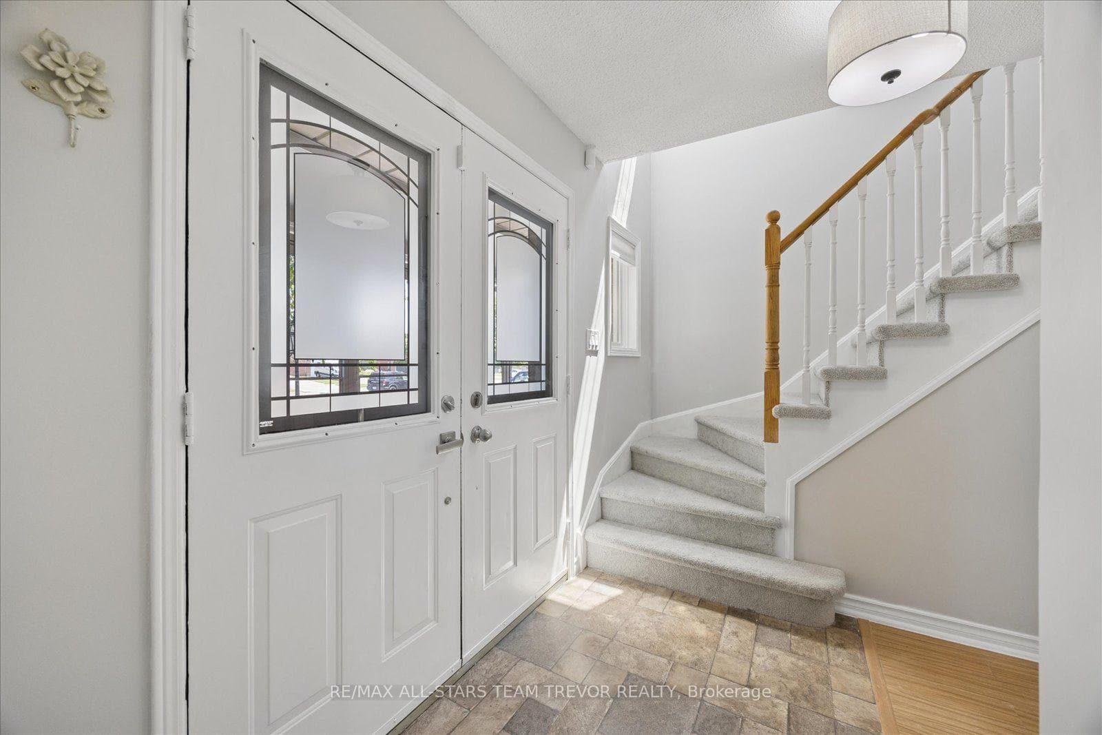98 Carrick Avenue photo 14