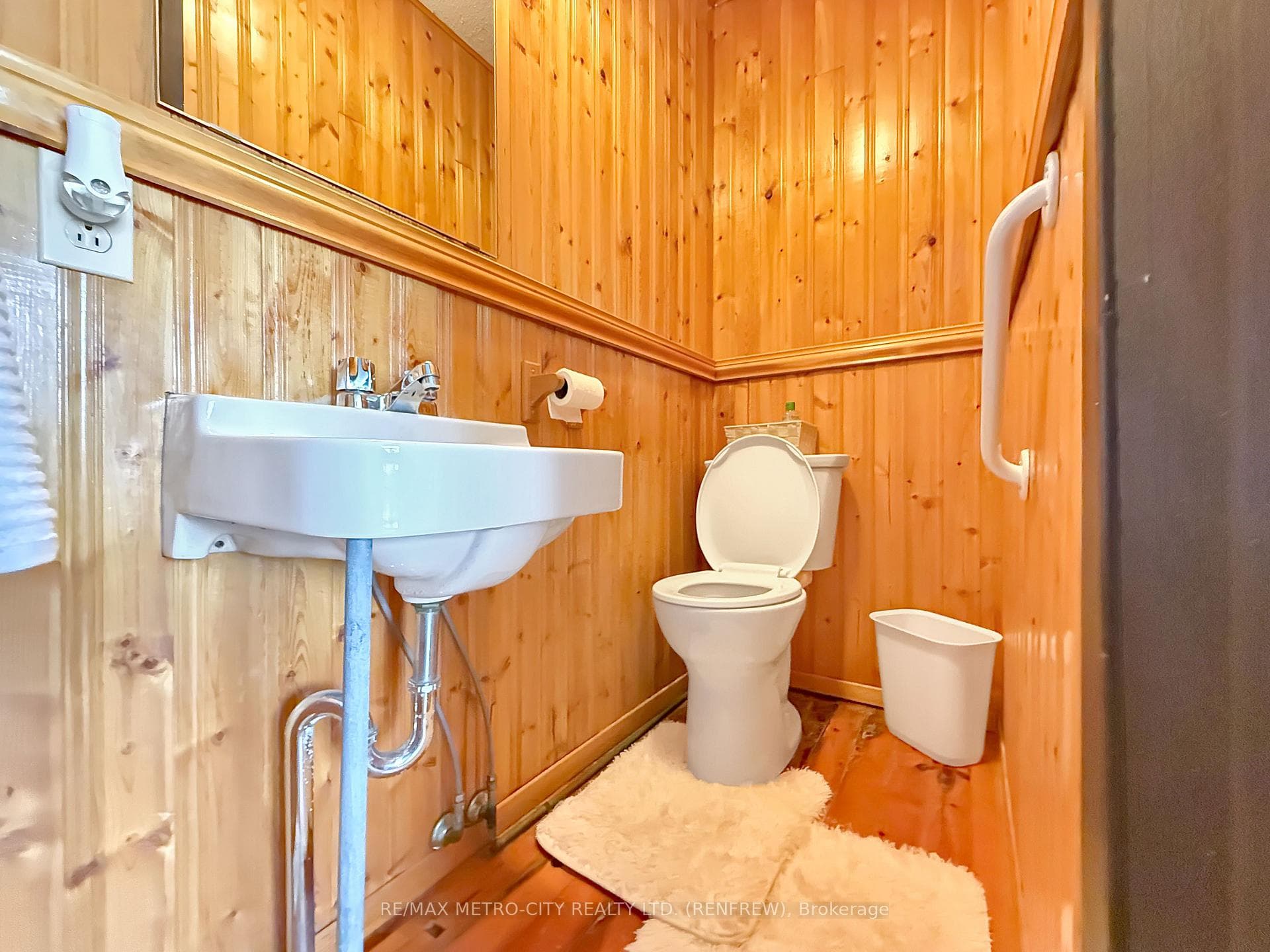 Main Floor 2 pc bath