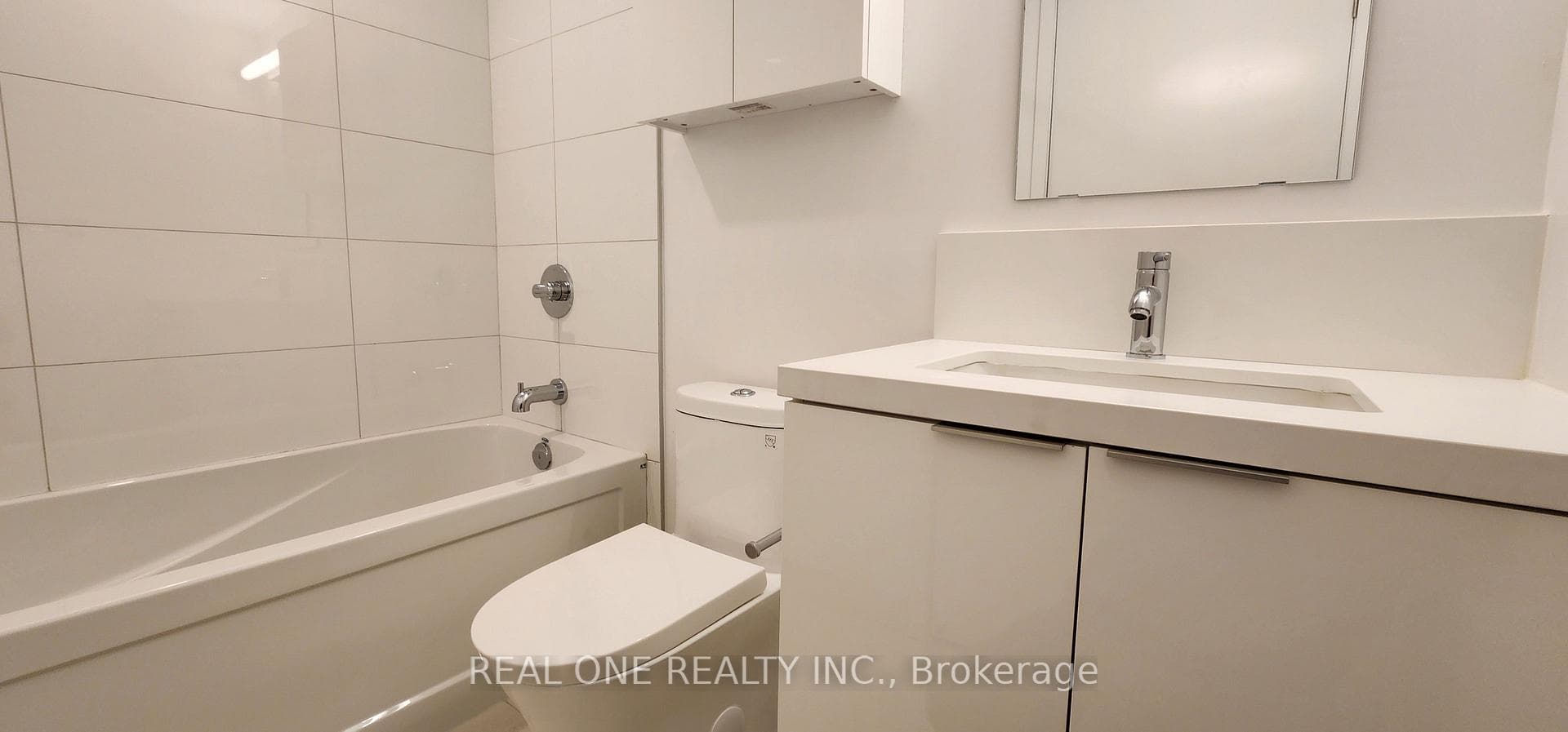 230 Simcoe Street Unit 931 photo 11