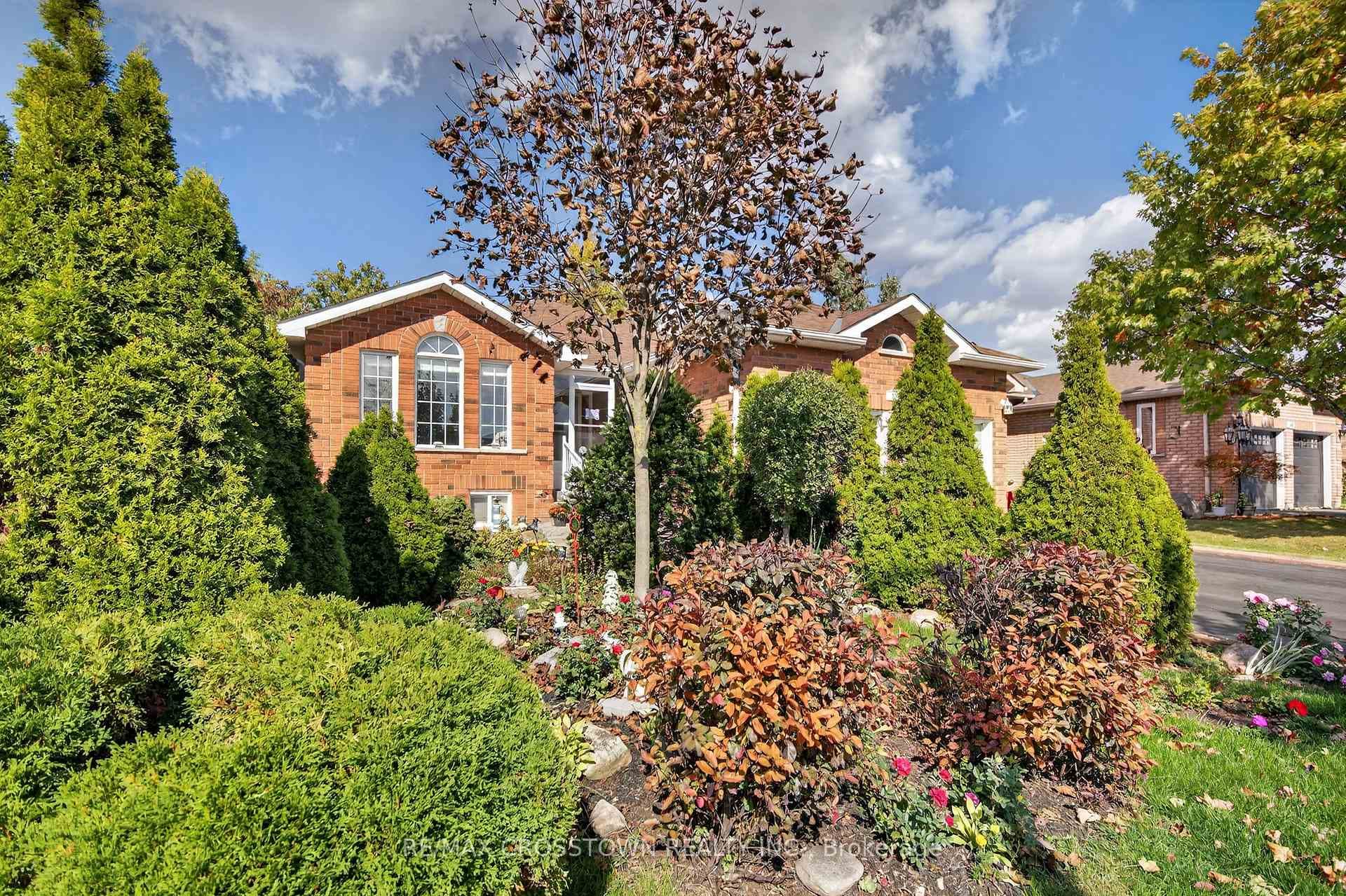 330 Harvie Road photo 2