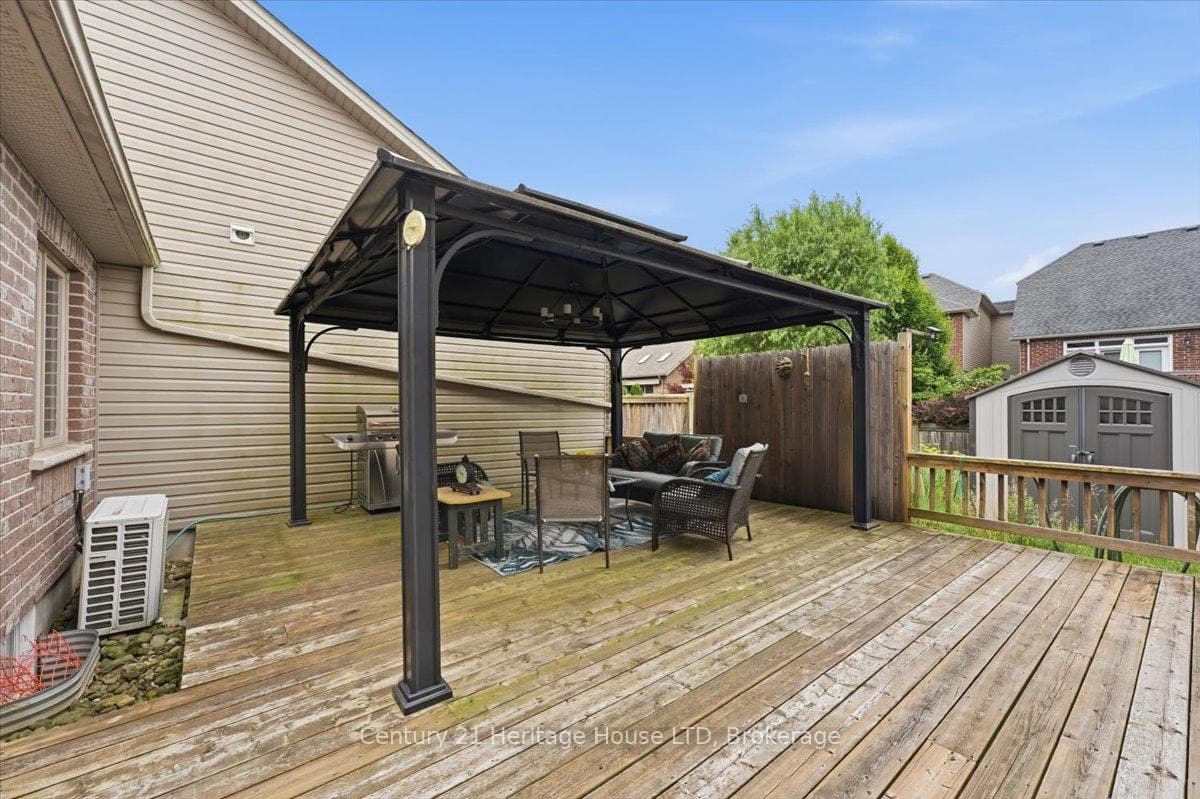 97 Abbott Place photo 34