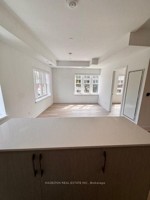 8 Manor Road Unit 204 photo 4