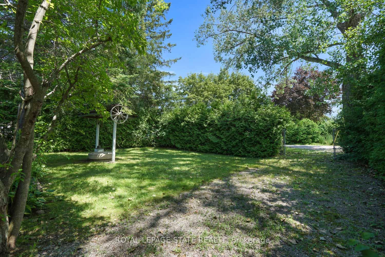 104 Farley Circle photo 17