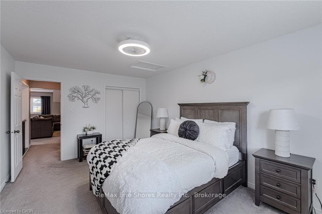 73 English Lane photo 18