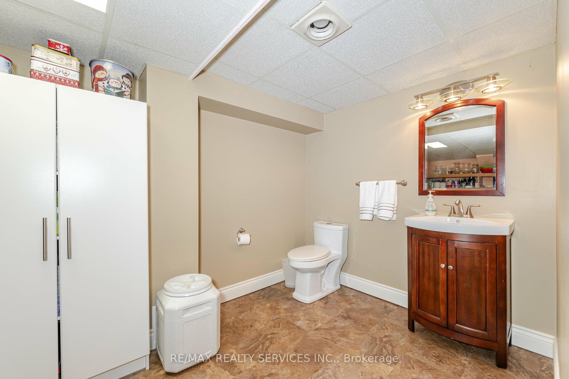 4 Eddystone Drive photo 31