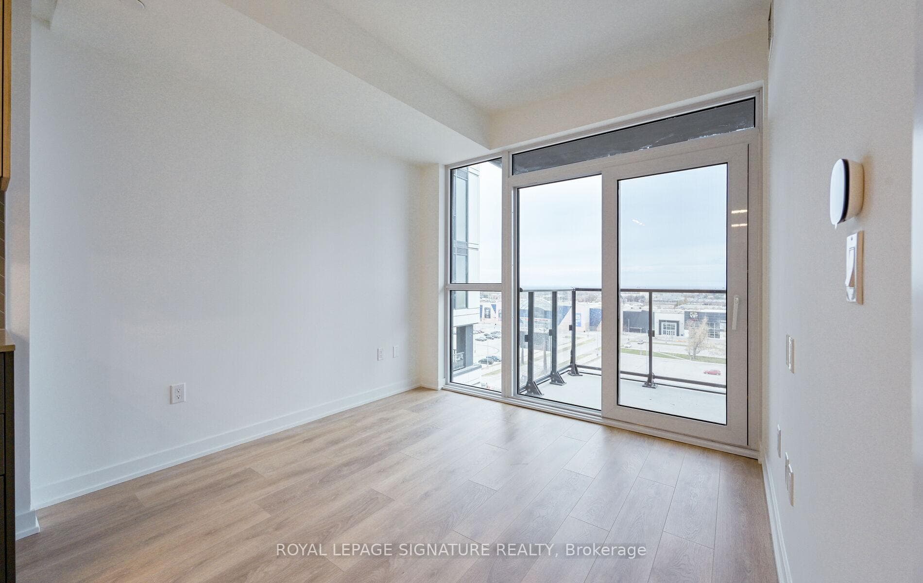 1037 The Queensway N/A Unit 707 photo 15