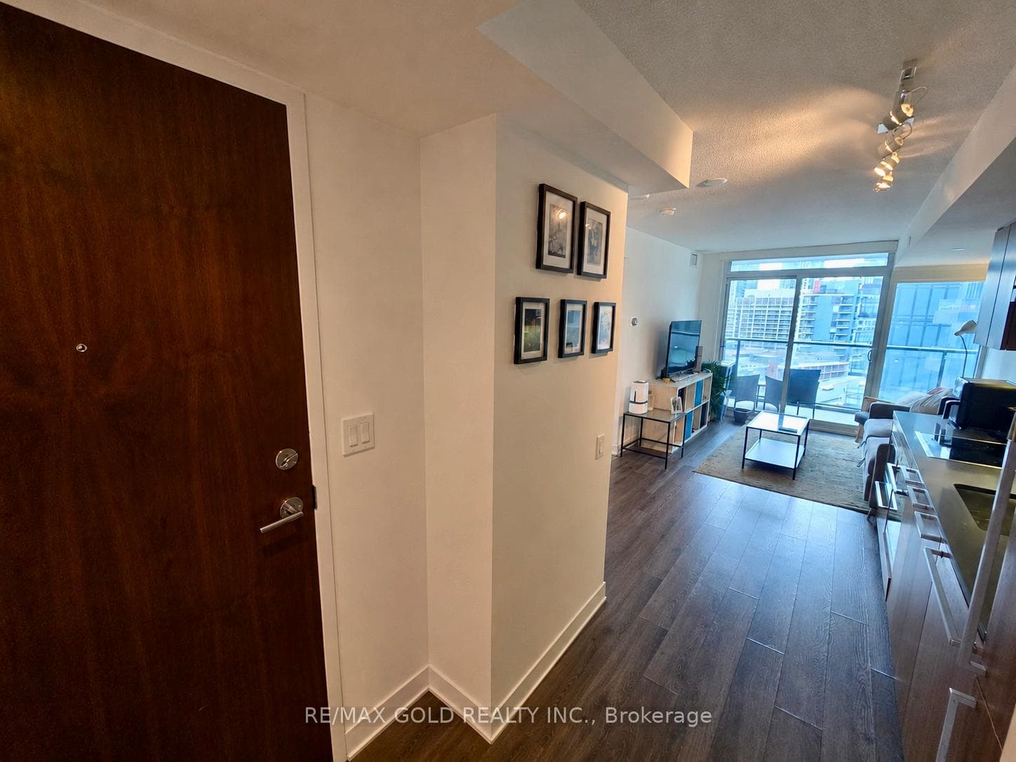 70 Queens Wharf Road Unit 1603 photo 3