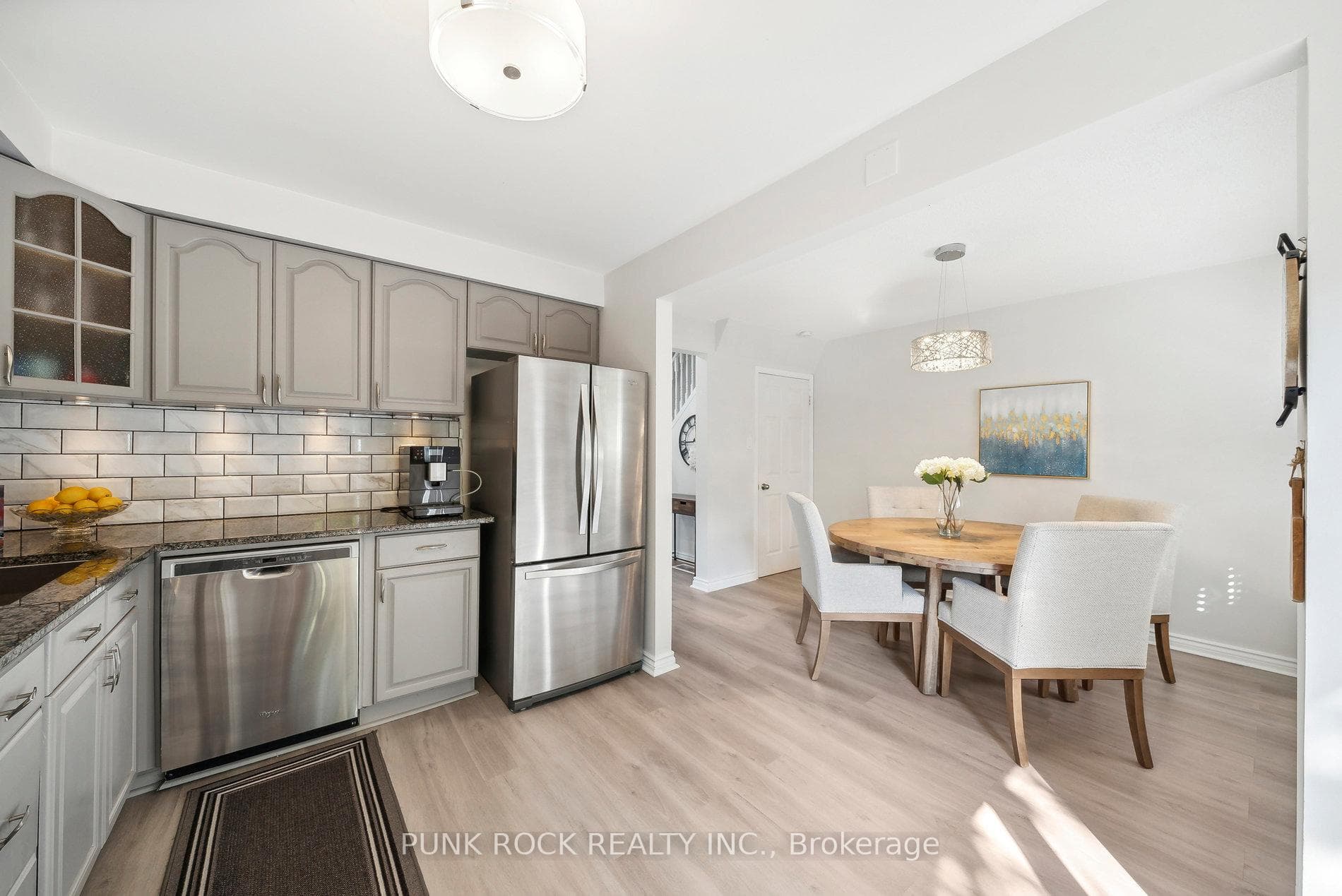 Kitchen / Dining