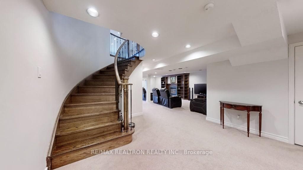 212 Timpson Drive photo 27