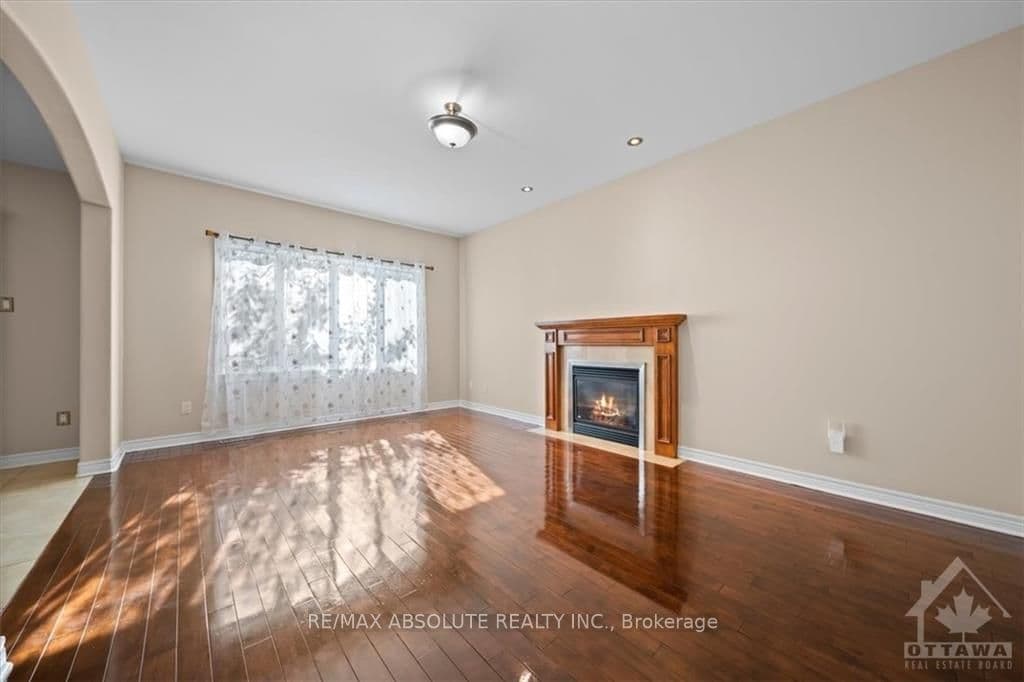 33 HARTSMERE Drive photo 18