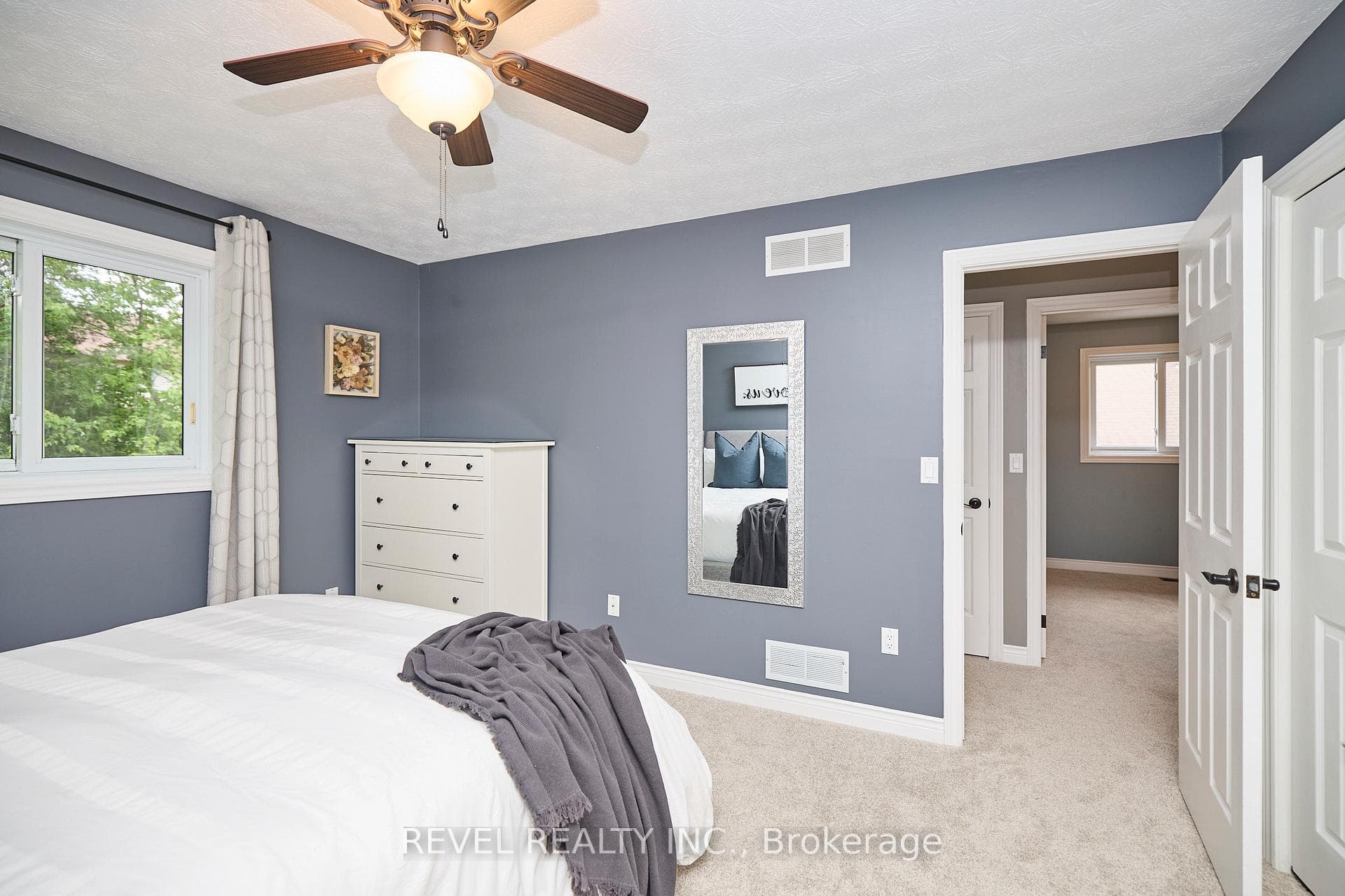 313 Beckett Crescent photo 17