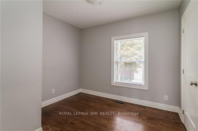 6 Clark Street Unit Upper photo 11