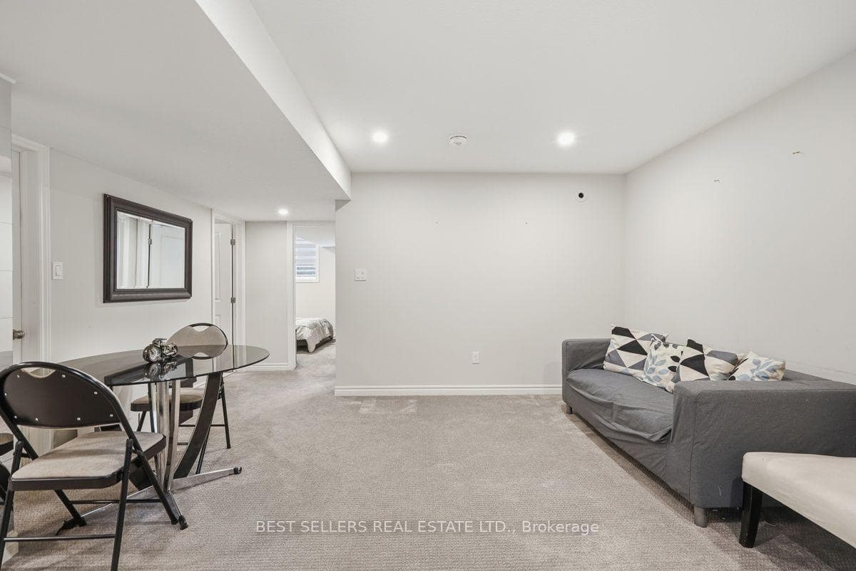 22 Weir Crescent photo 40