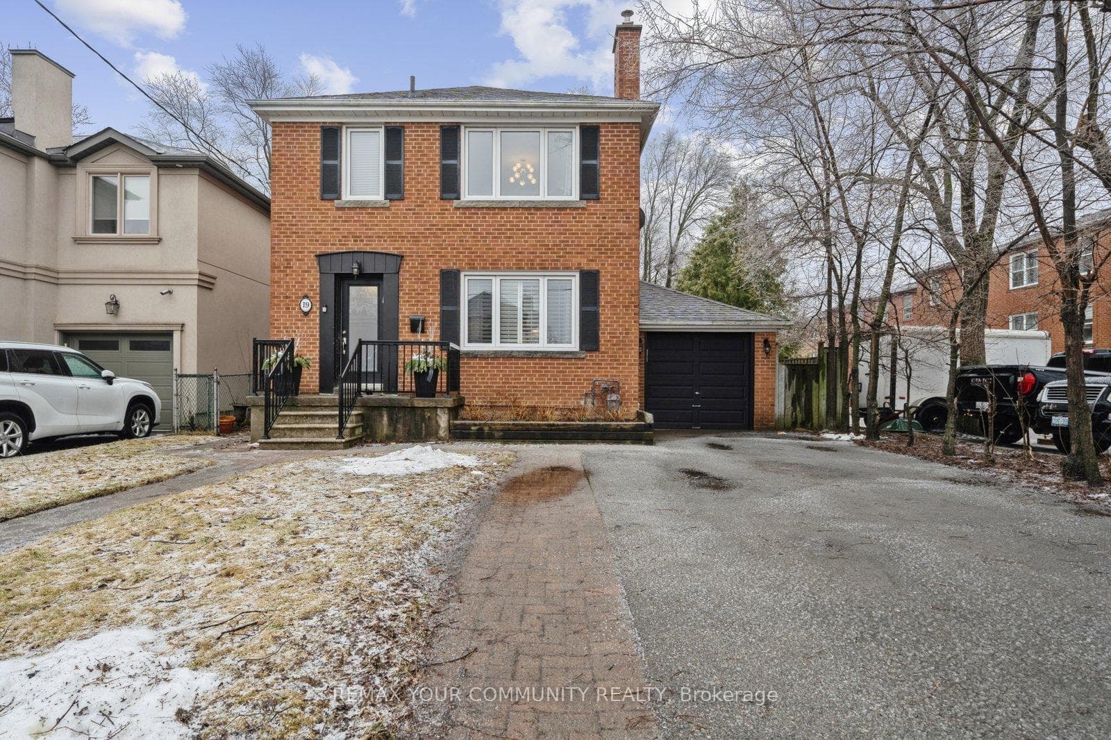 19 Newbury Lane photo 2