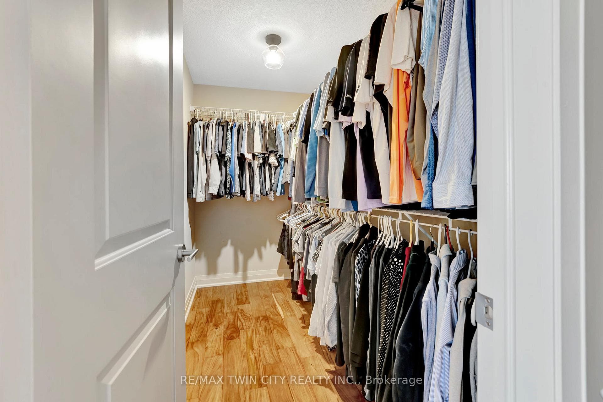 326 Thomas Slee Drive photo 25