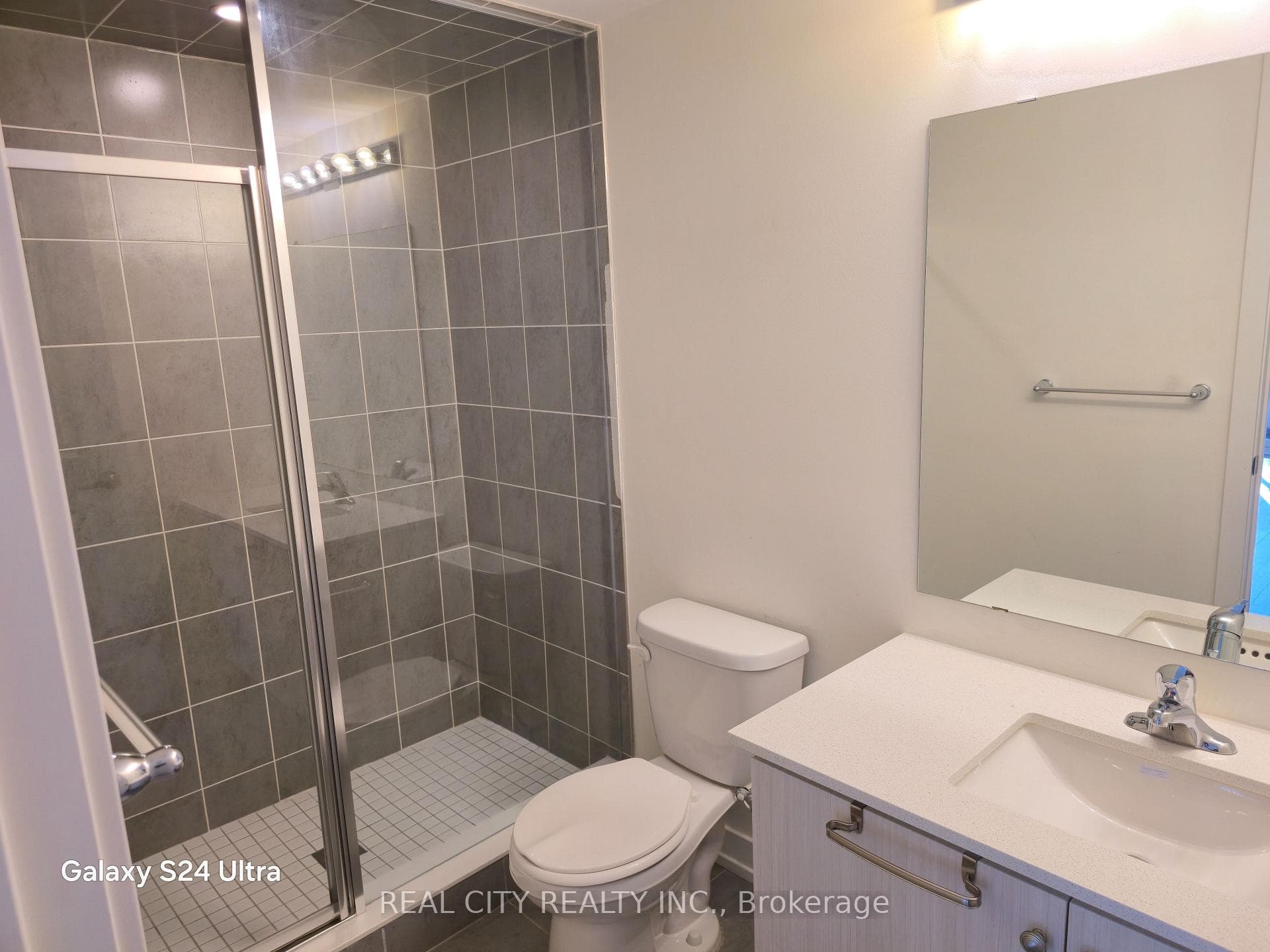 60 Elizabeth Street Unit 3104 photo 4