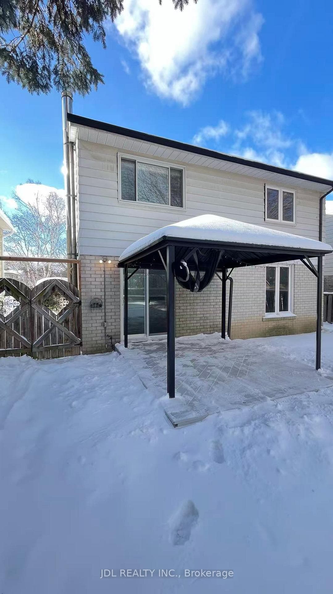142 Armitage Drive photo 16