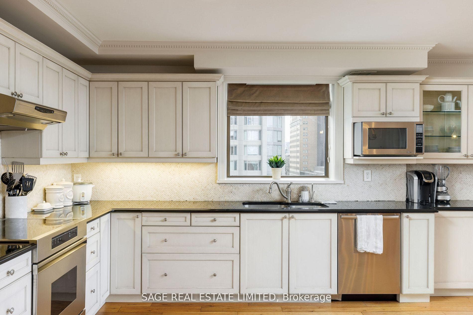 55A Avenue Road Unit 605 photo 10