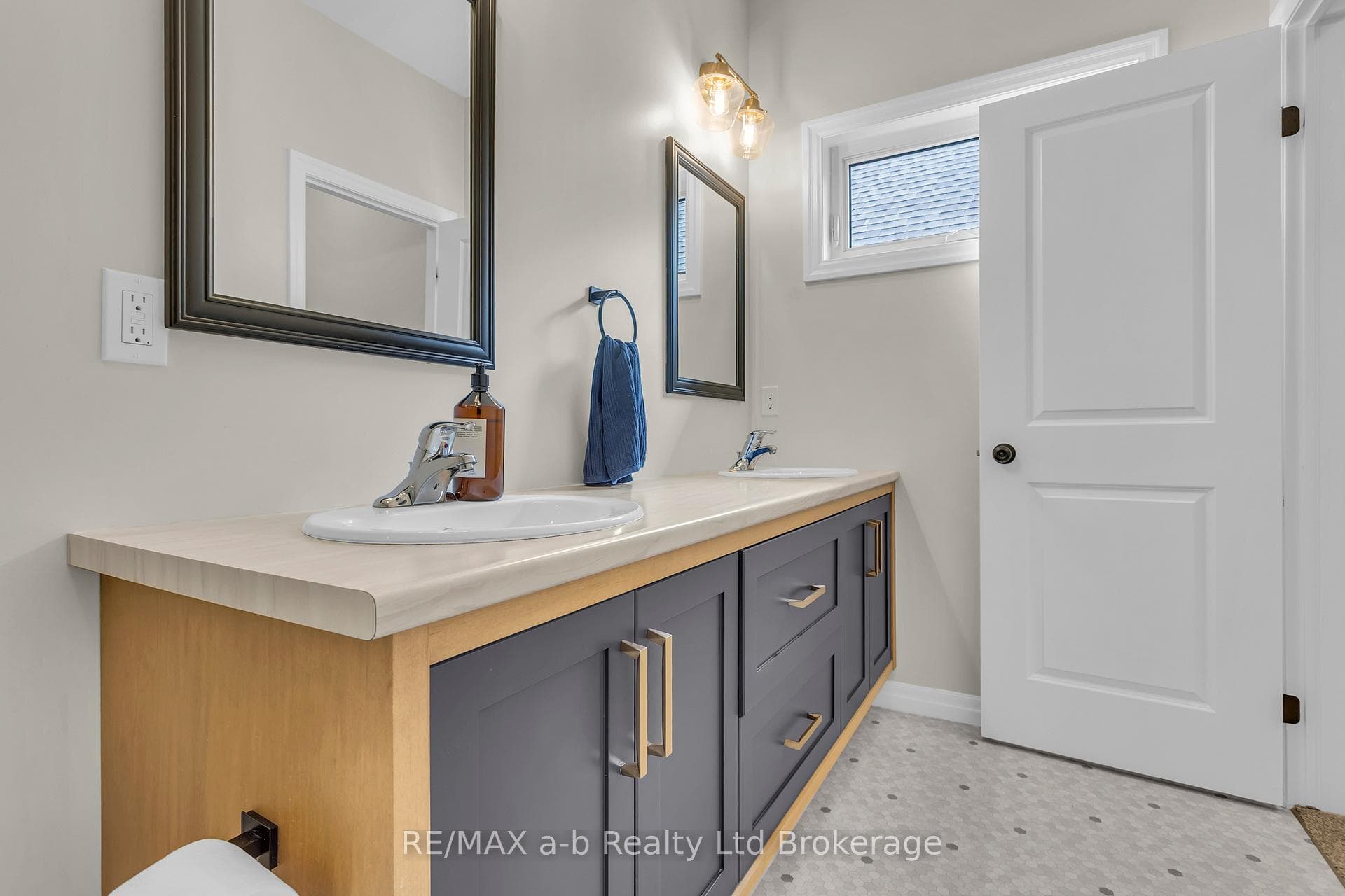 231 Wilson Avenue photo 29