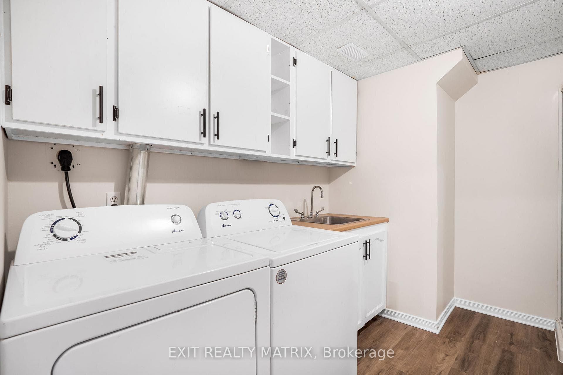 58 Castlebeau Street photo 21