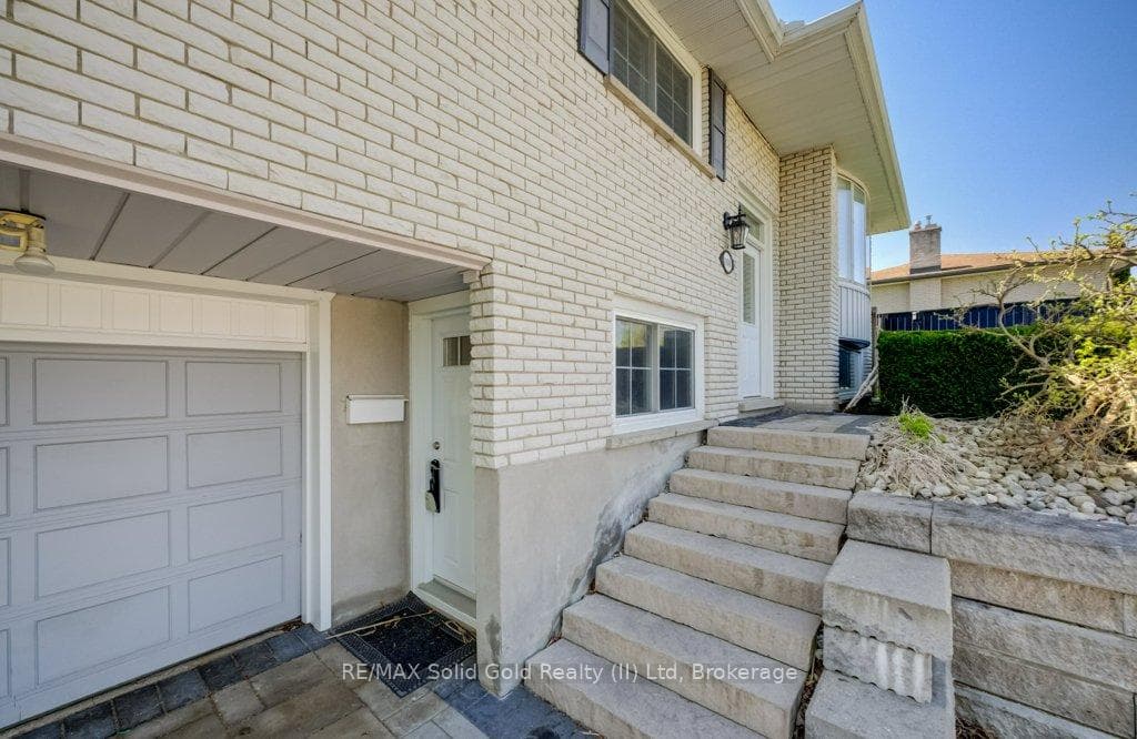 682 Glen Forrest Boulevard photo 2