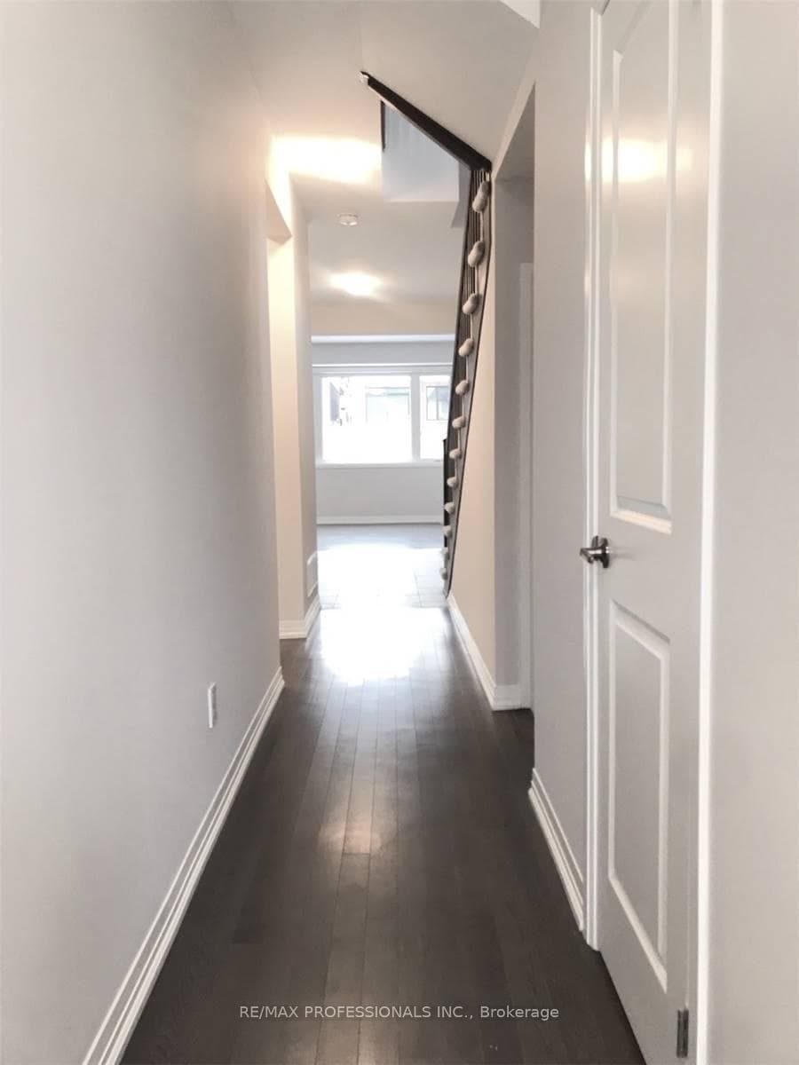 252 Provident Way photo 4