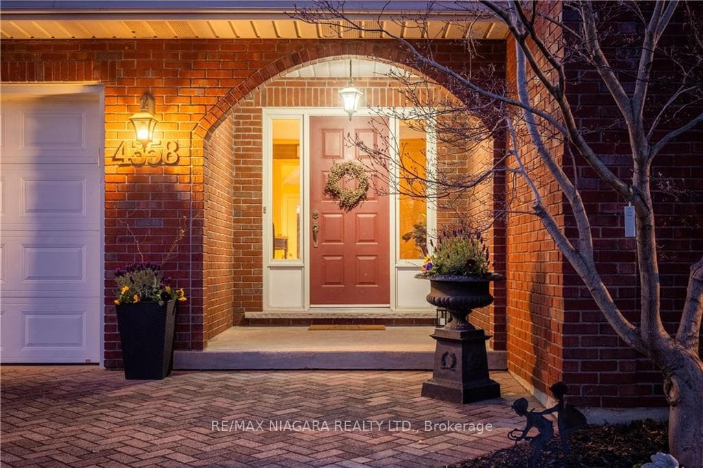 4358 Lincoln Avenue photo 3
