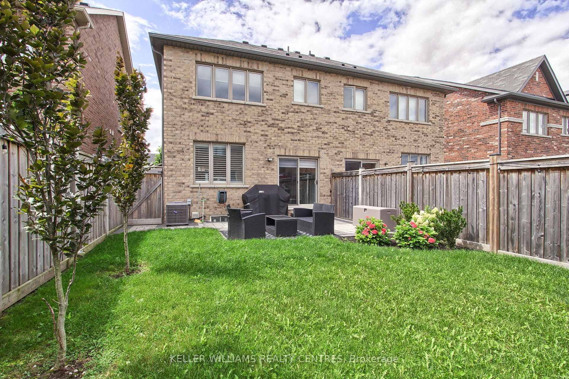 721 Yarfield Crescent photo 40
