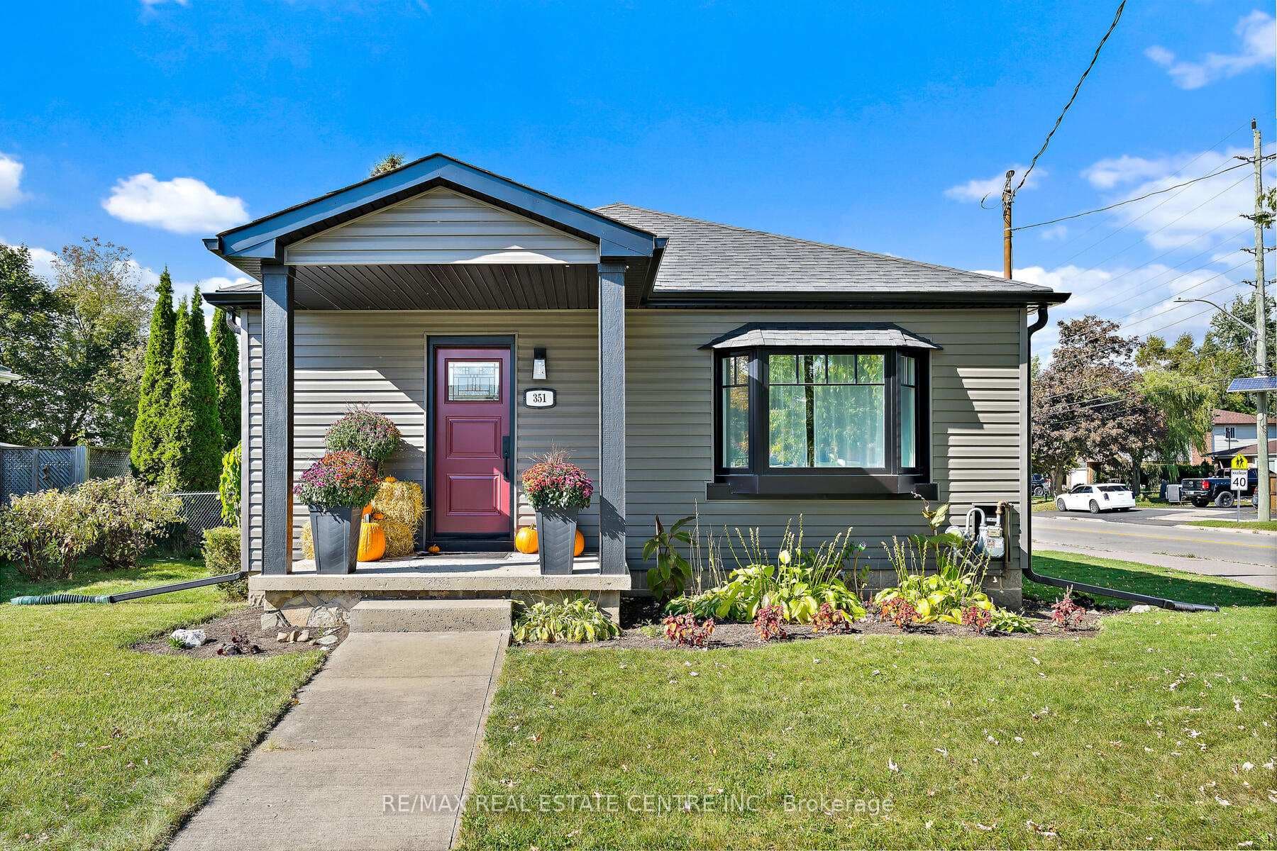 351 Peel Street photo 1