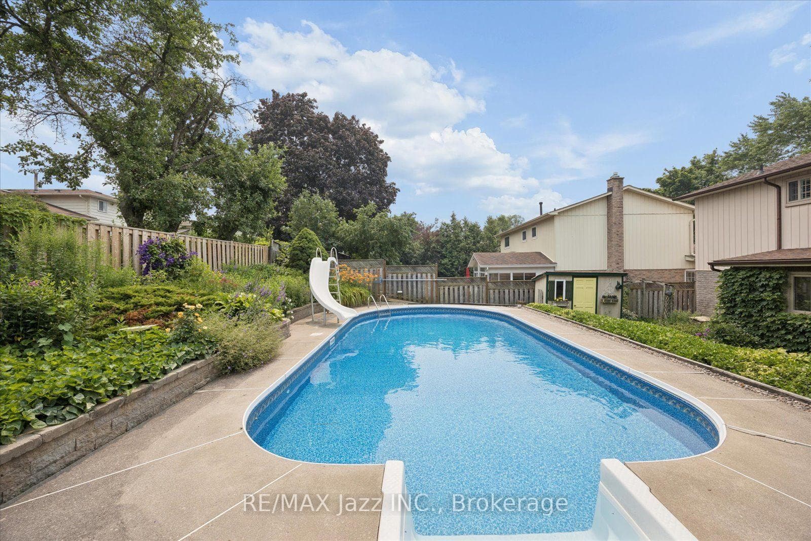 38 Trinity Crescent photo 42