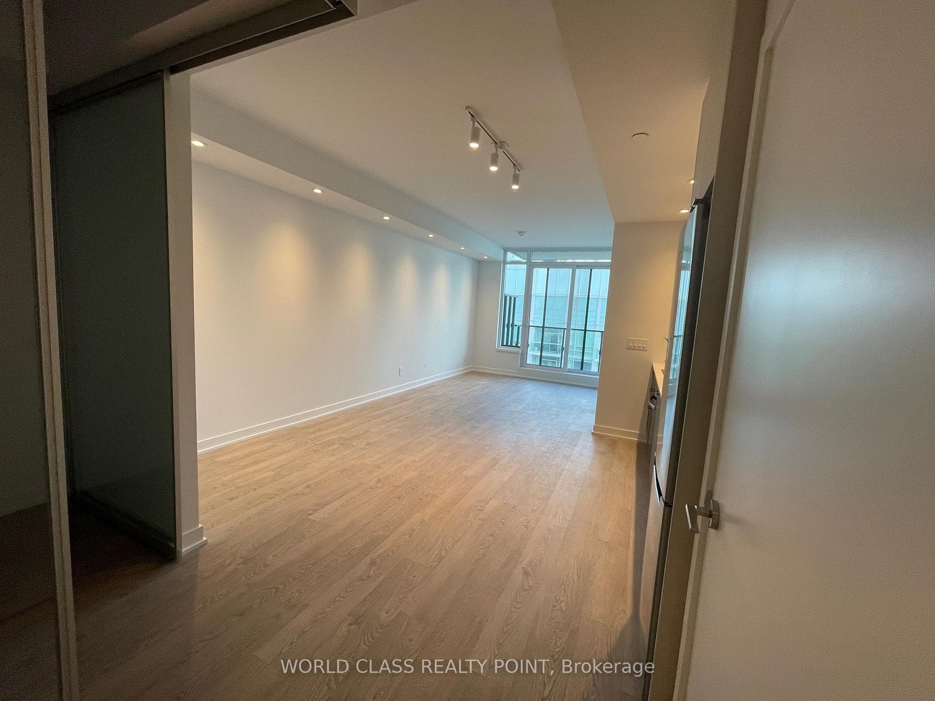 1926 Lake Shore Boulevard Unit 2205 photo 8