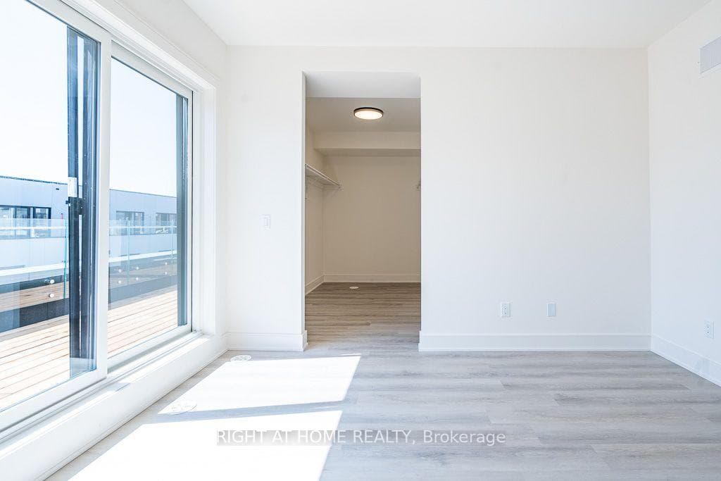 161 Everett Common photo 12