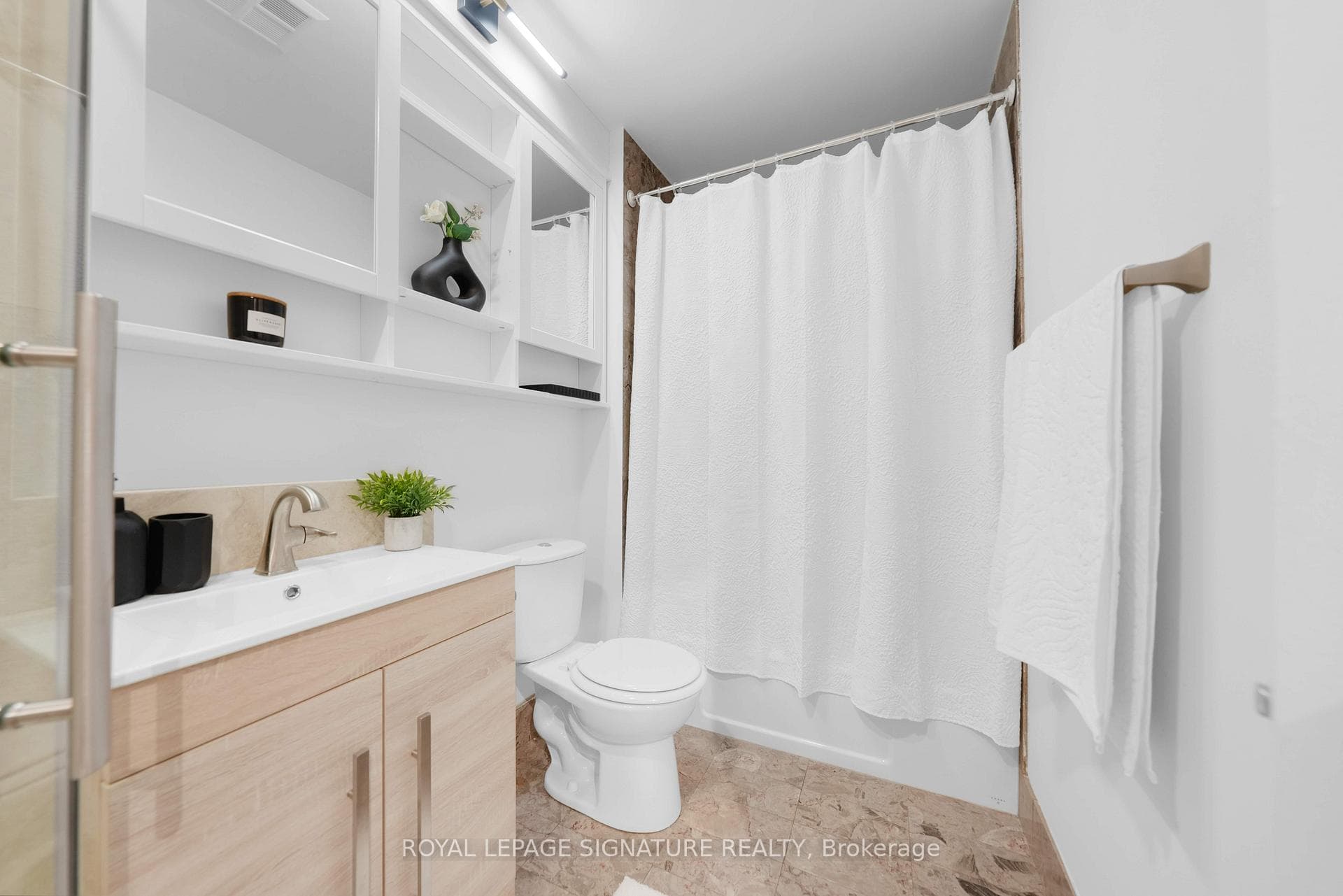 5795 Yonge Street Unit 114 photo 16