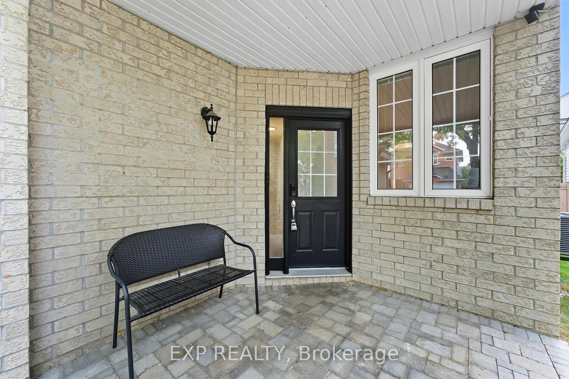 16 North Harrow Drive photo 3