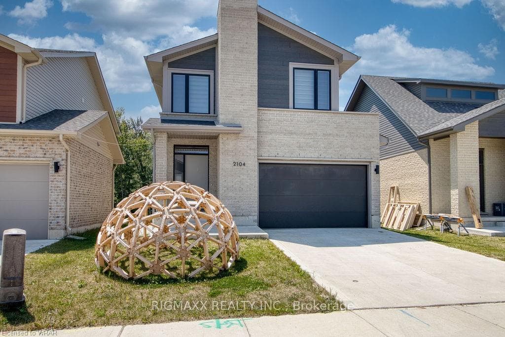 2104 Evans Boulevard photo 1