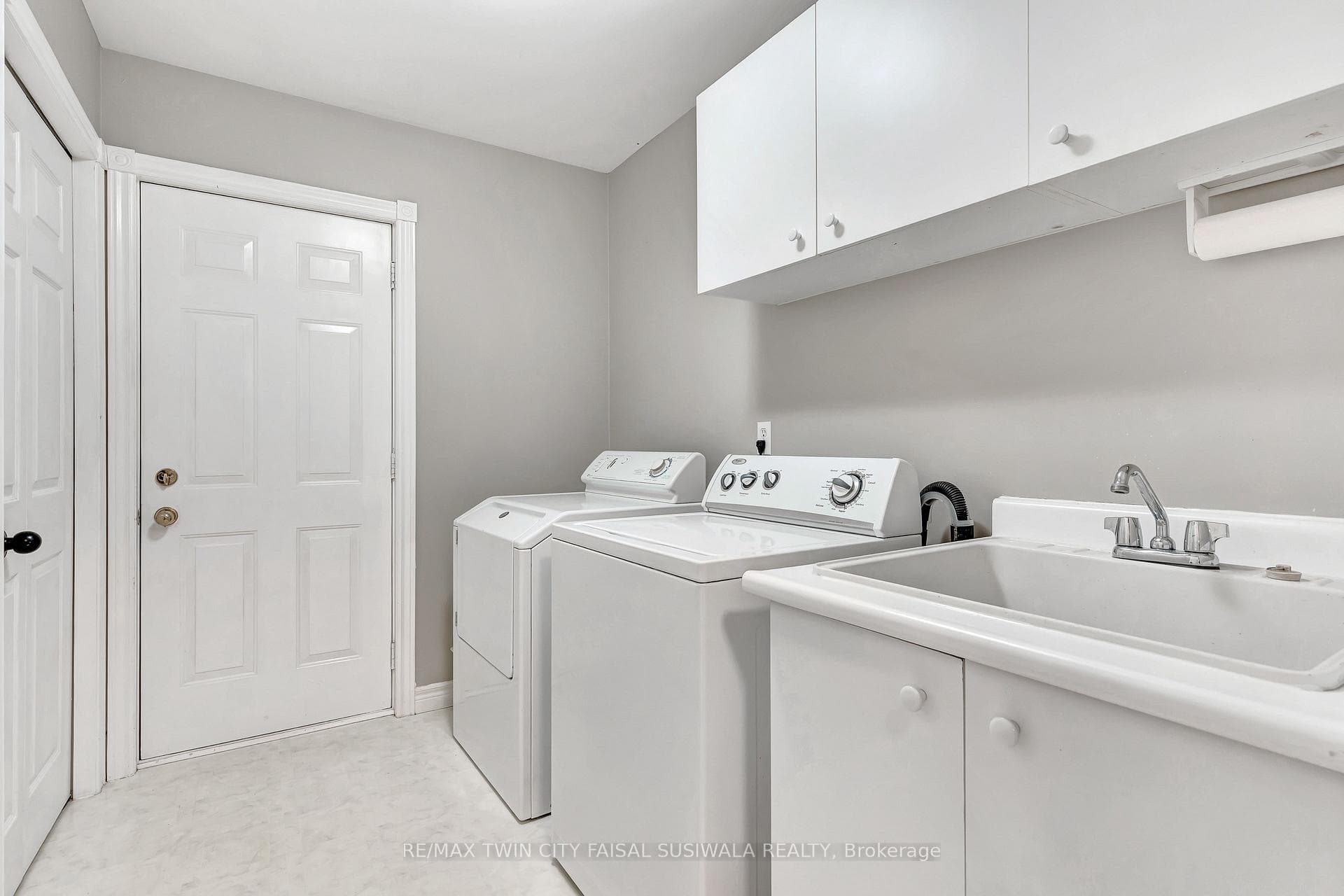 6 Gowinlock Court photo 27