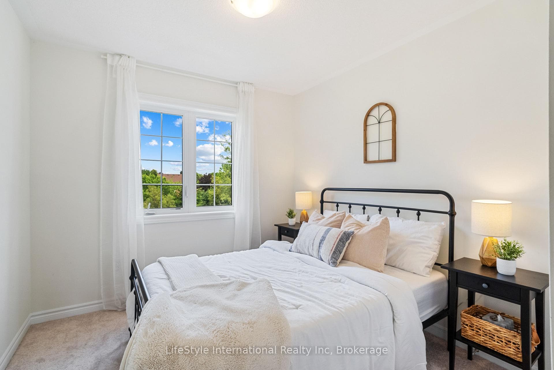 68 Barkerville Drive photo 32