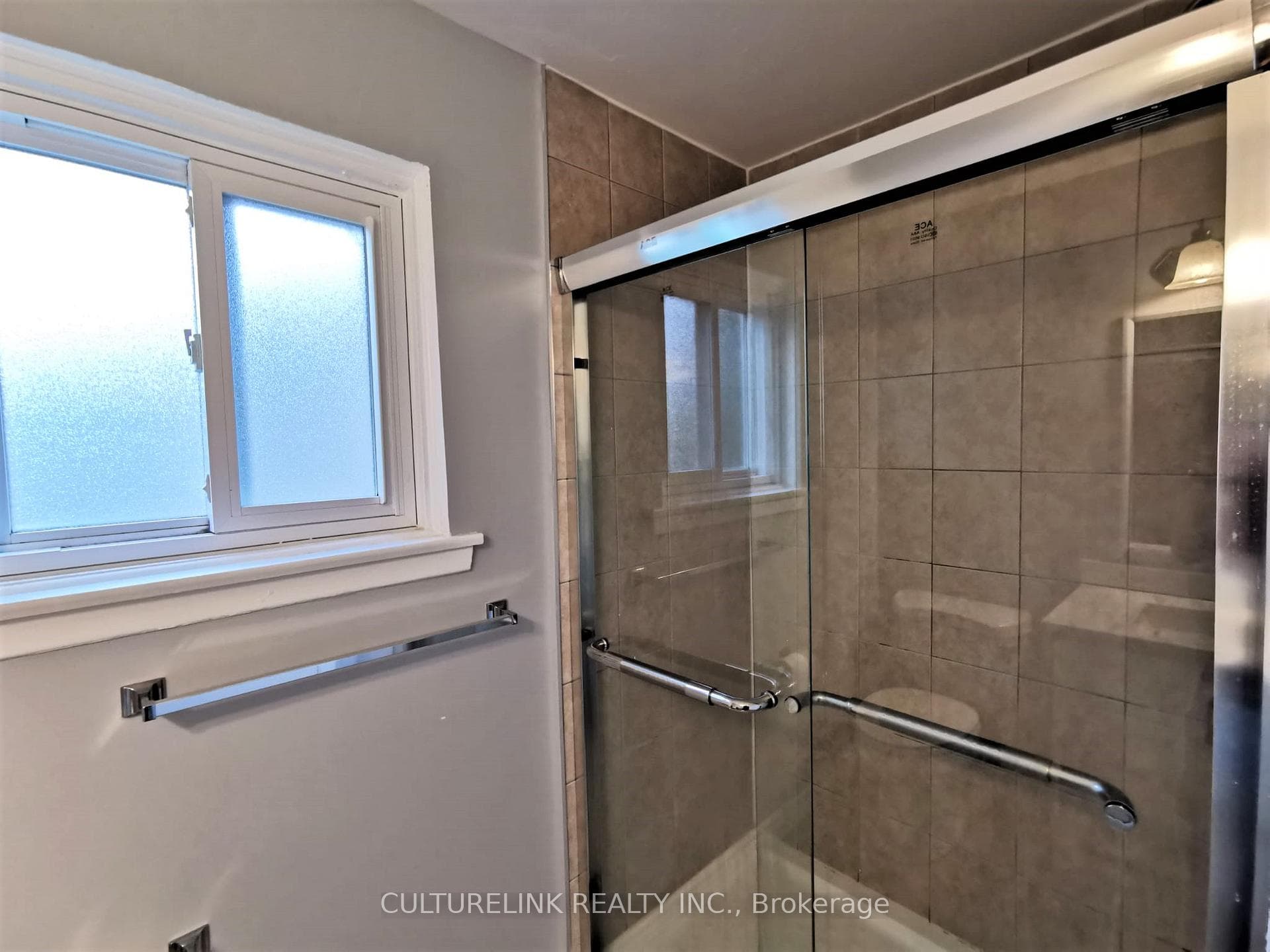 18 Westwater Drive photo 22