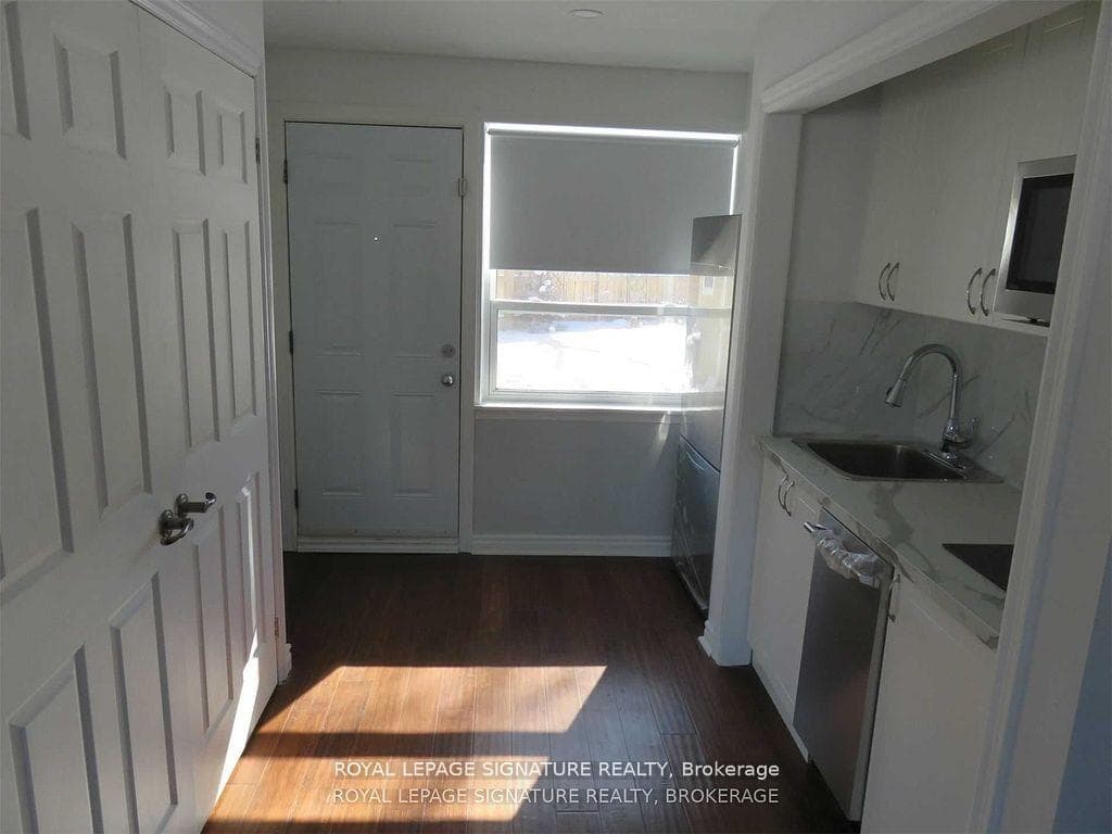 254 Hampton Heath Road Unit Lower photo 7