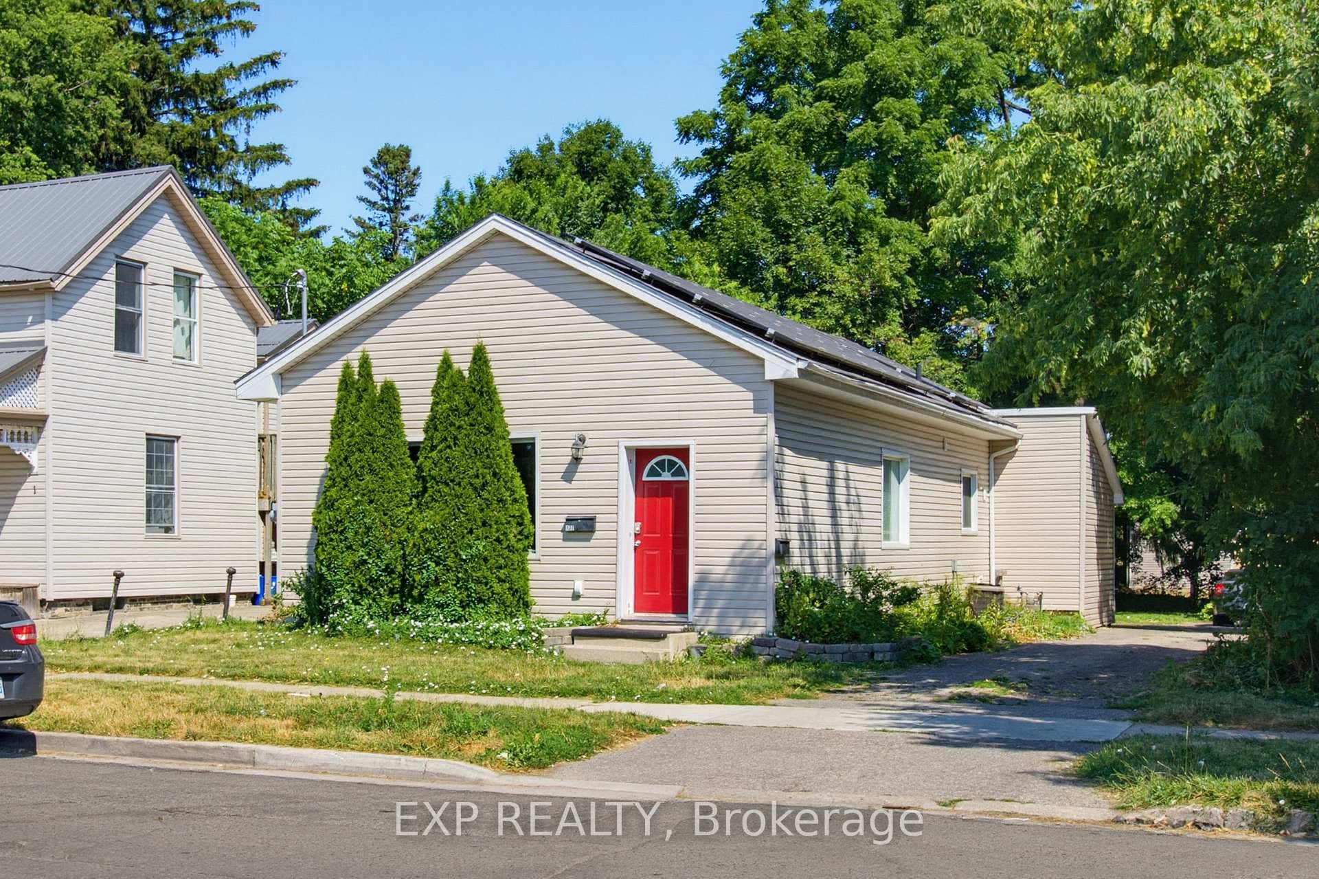 121 Mount Pleasant Avenue photo 1