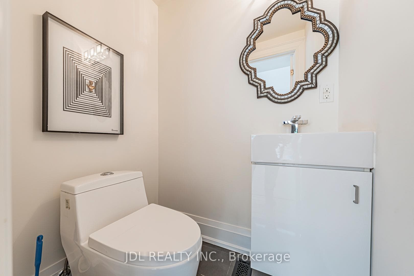 2431 Jarvis Street photo 15