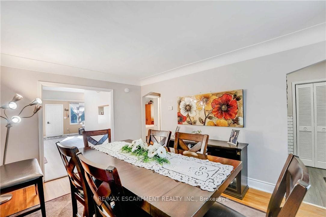 111 East 25th Street photo 6