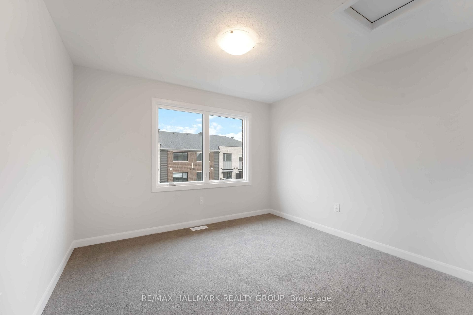 1126 Creekway Private photo 14