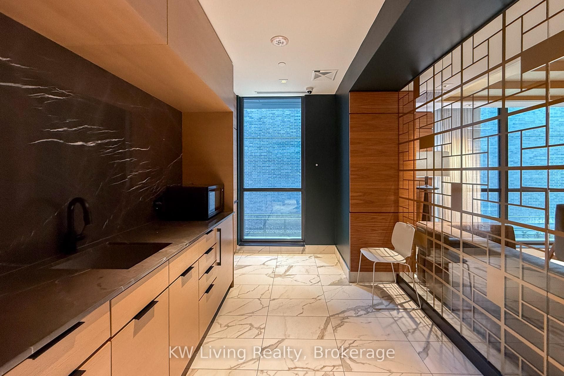 327 King Street Unit 1302 photo 24